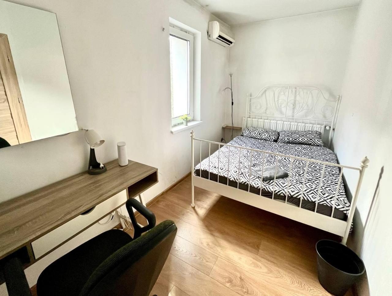 Comfy, Nice And Small Room In Krakau Exterior foto